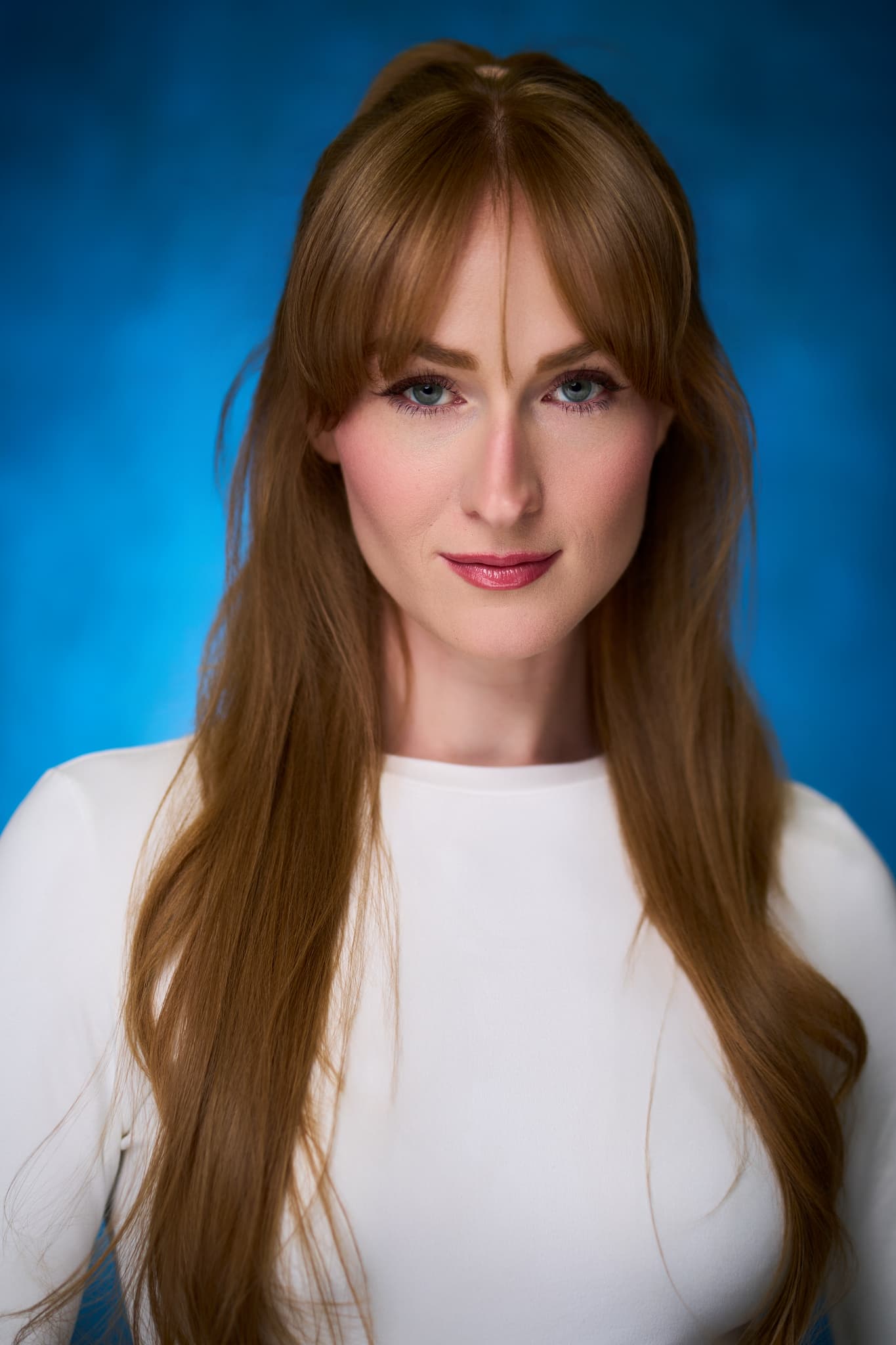 Ariana Sloan natural light portrait - relaxed editorial look