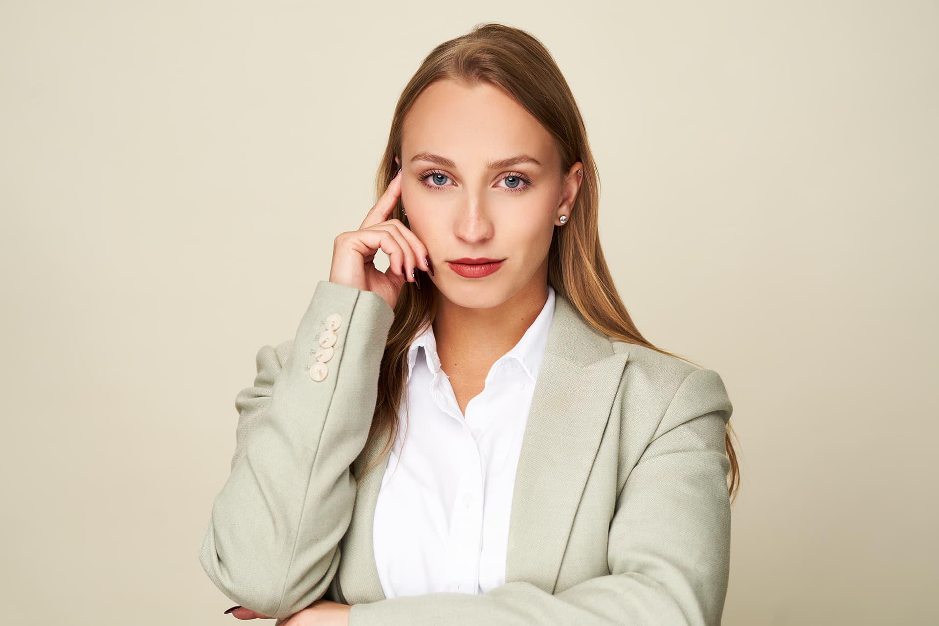 Fiona Whitson commercial headshot with warm smile - casting submission