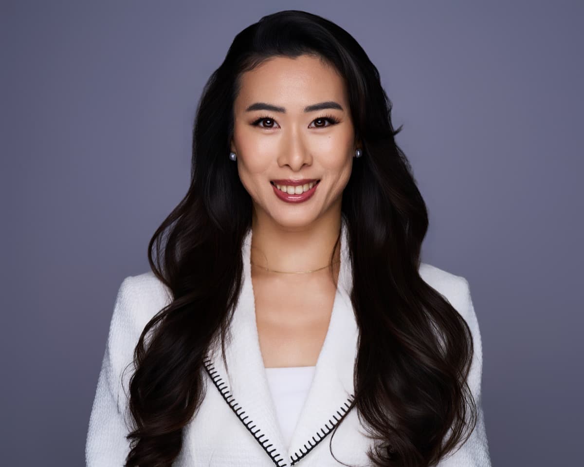 Realtor headshot photographer in Port Hueneme Ventura County