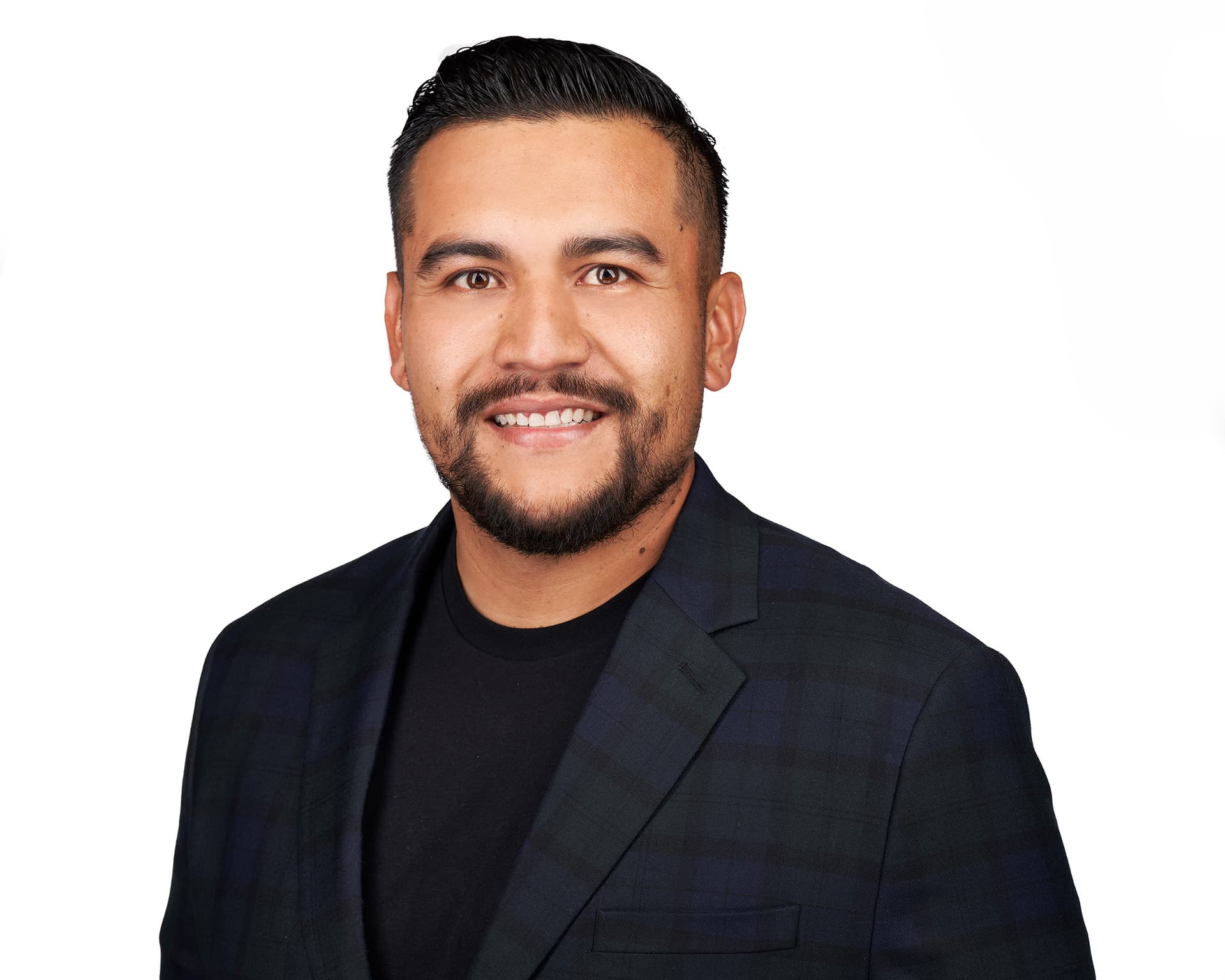 Oscar Lazcano general contractor headshot - Ventura County