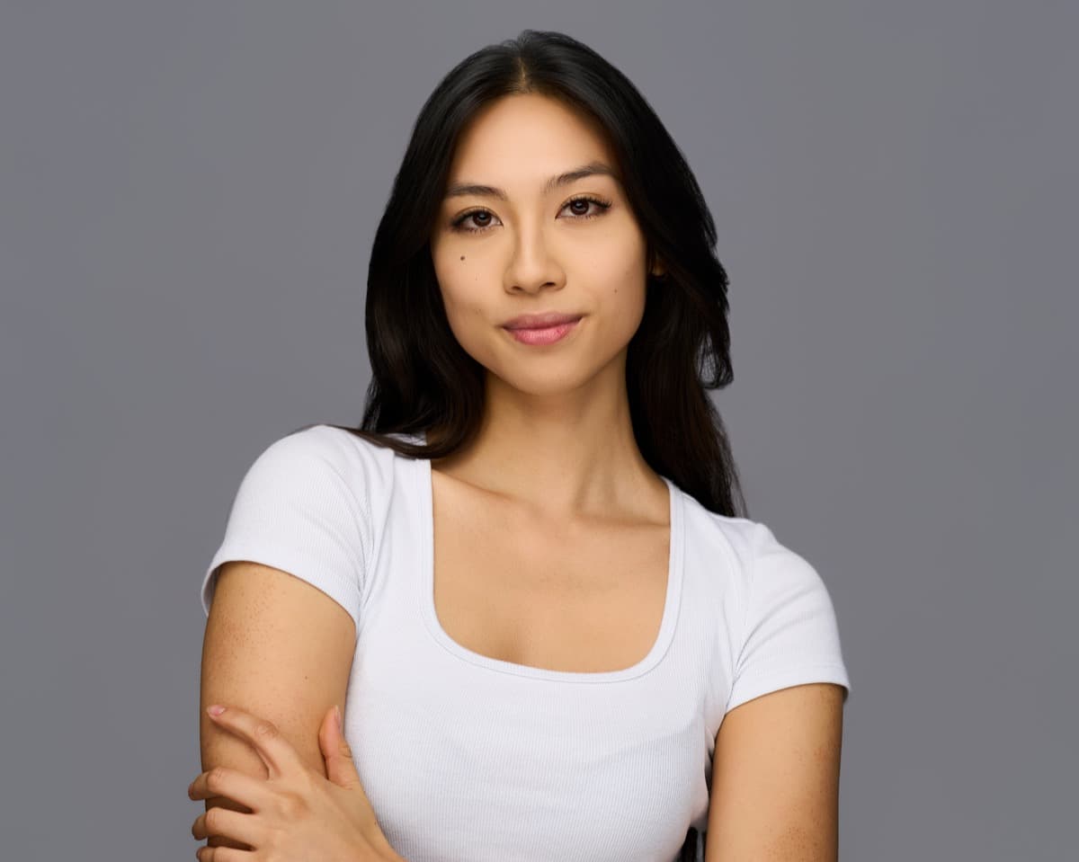 Actor headshot - Naomi