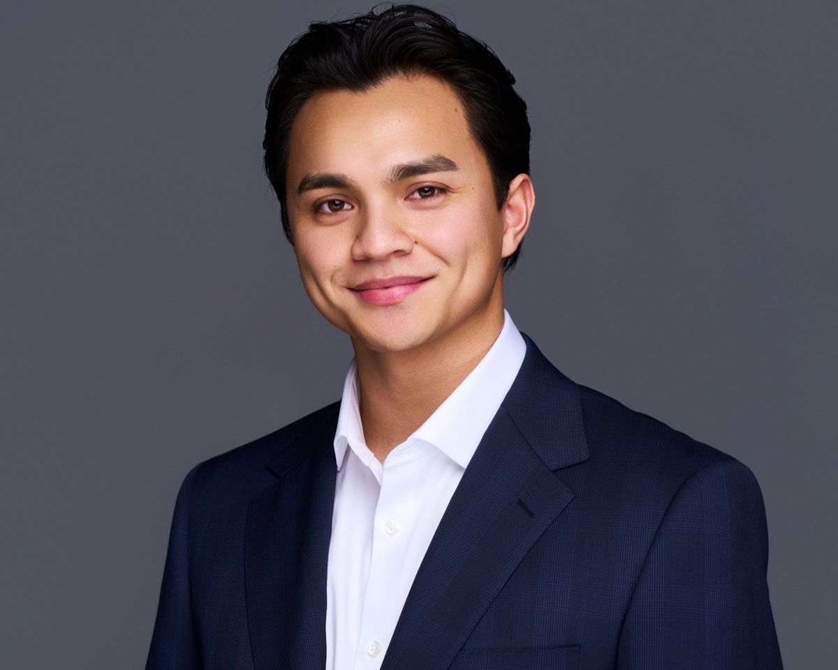 Corporate headshot photographer in Camarillo